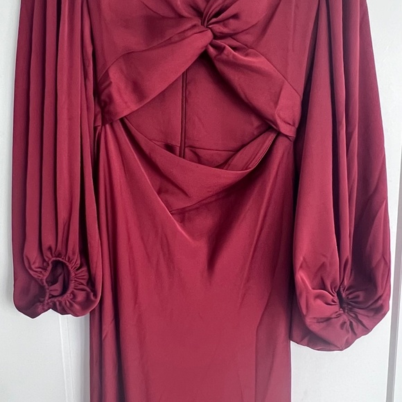 Shona Joy Twist Front Long Sleeve Cocktail Dress - Picture 4 of 10